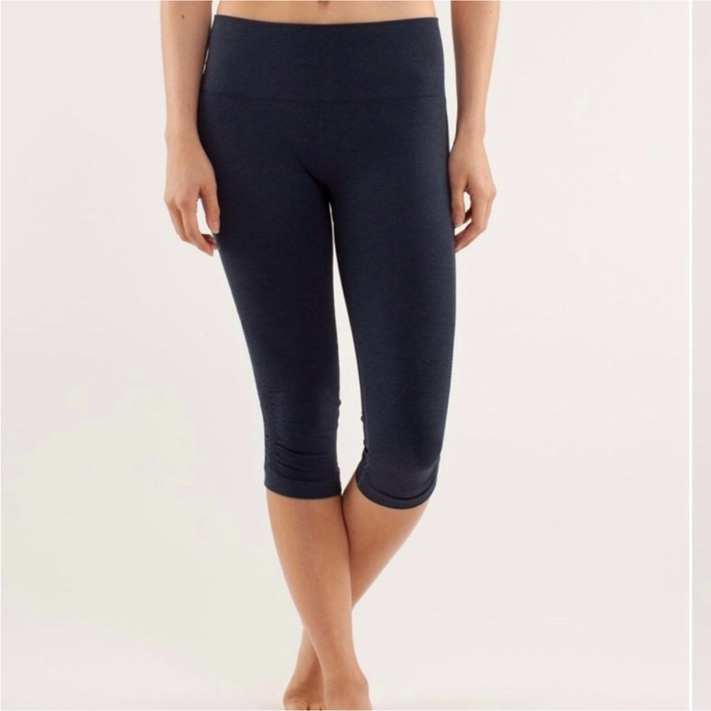 Lululemon In The Flow Cropped Leggings